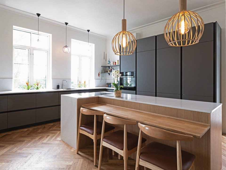 Nyt moderne Rotpunkt køkken indrettet i gammel palævilla i Kolding