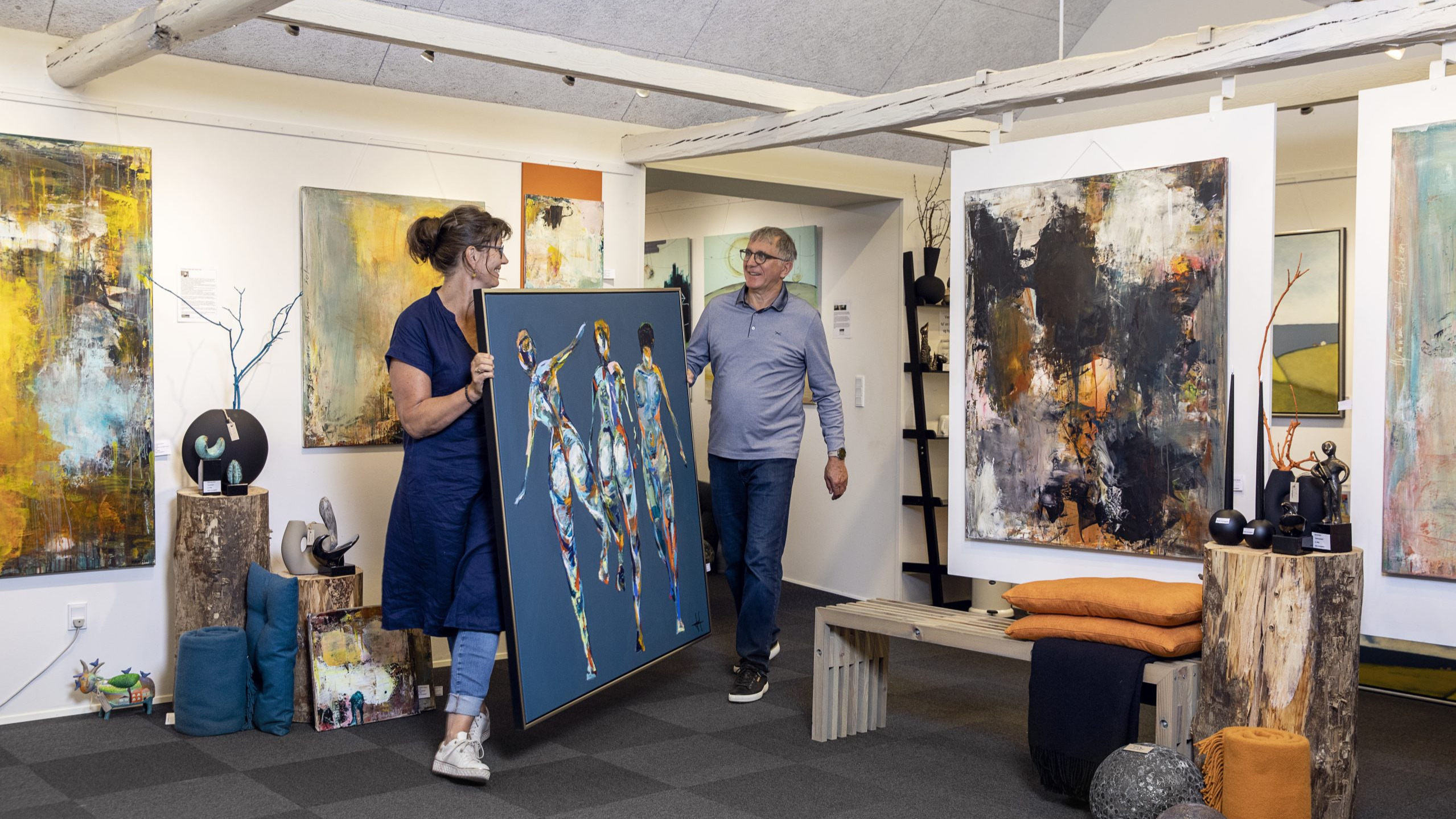 Hjerm Kunstgalleri inviterer indenfor til nærværende kunstoplevelser i afslappede omgivelser