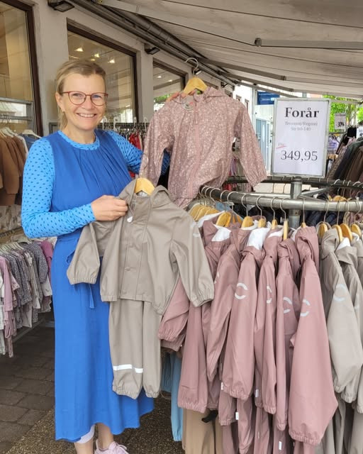 Børneshoppen Brønderslev har stadig regntøj fra 349,95 kr.