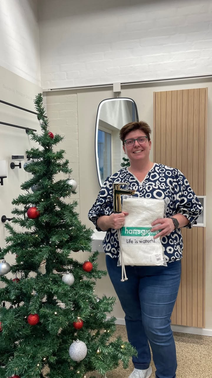 VangVedVængets VVS udlodder guld-armatur og håndklæde i gættekonkurrence