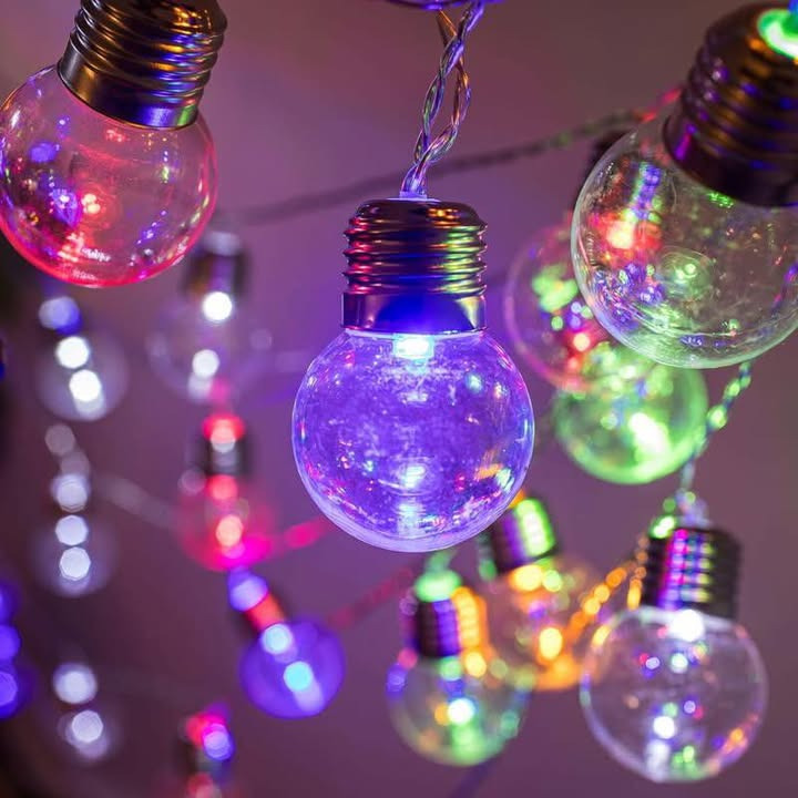 Oprydningssalg hos Min Købmand Øster Bjerregrav: Få farveskiftende LED-lyskæde til kun 99,95 kr.