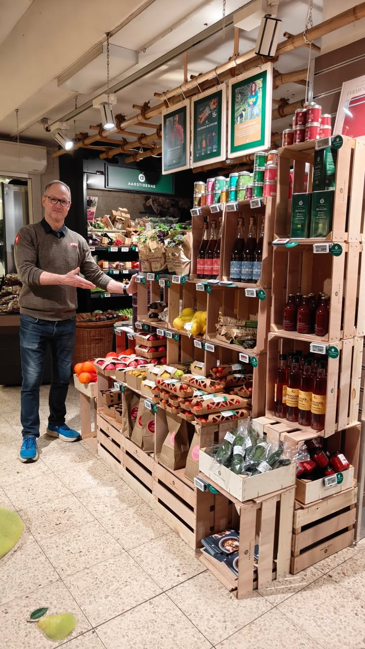 Aarstiderne bringer økologi til Meny Klarups frugt- og grøntafdeling