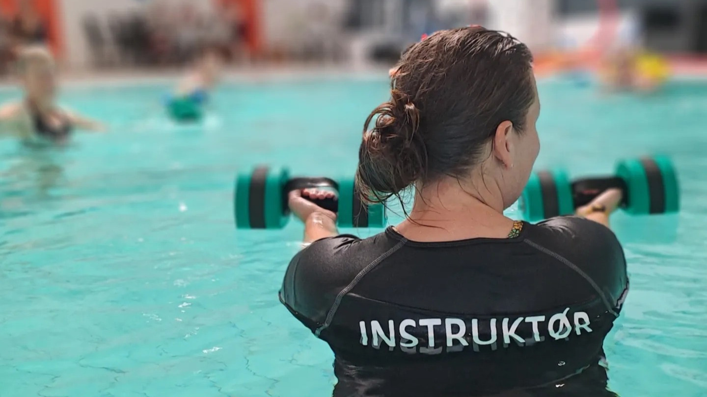 Drop in-hold hele sommeren hos Sæby Svømmebad