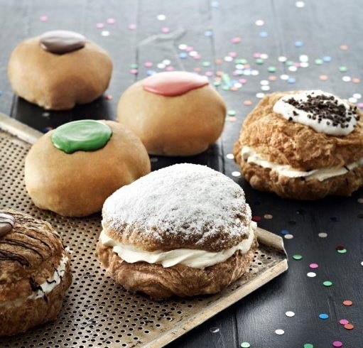 Sådan bager du fastelavnsbollernes kattekonge