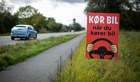 Populær plakat skal gøre bilister mere opmærksomme