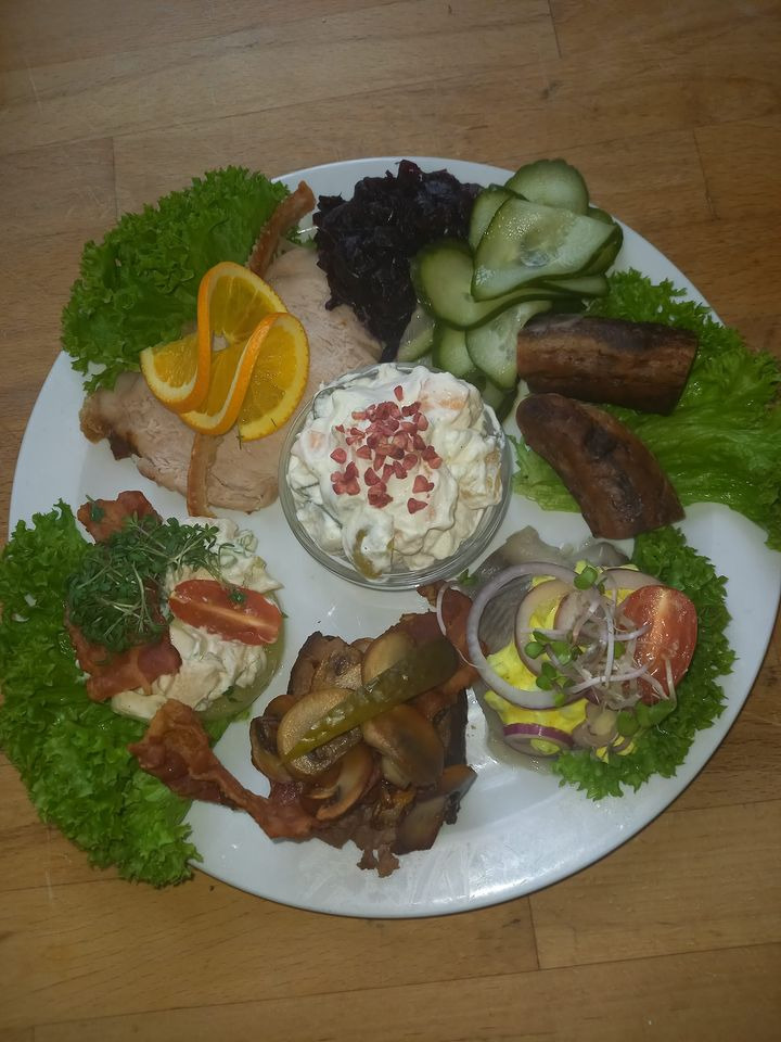 Specialsmørrebrød lancerer juleplatte med fristende tilbud på øl og snaps