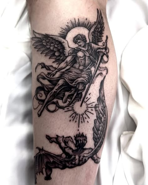 Alex er tilbage hos Mr. & Mrs. Tattoo med ny energi og åbne bookinger