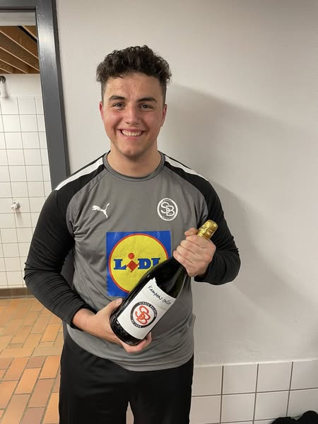 Struer Boldklub bider tænderne sammen og sejrer i drama mod Vinding