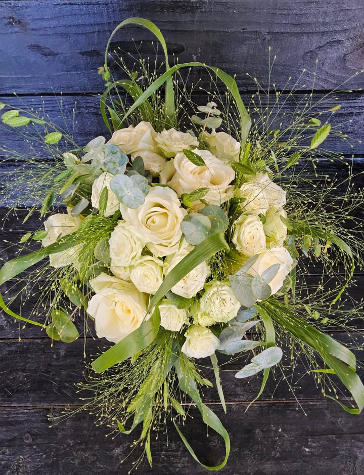 Flore Vida fejrer tre smukke bryllupper med unikke brudebuketter