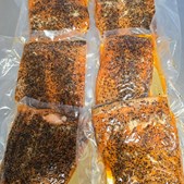 Løvbjerg Frederikshavn: Sæt tænderne i vores varmtrøgede laks til kun 69,99