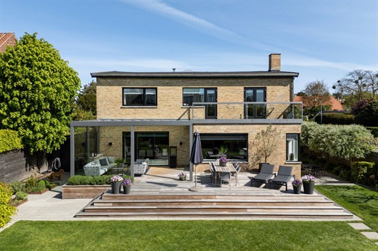 Damgårdsvej 37 og 1 anden boliger er kommet til salg denne uge i Klampenborg - se boligerne her.