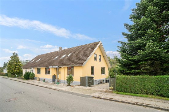 Netop kommet til salg: Byvej 19 en af Beders dyreste adresser