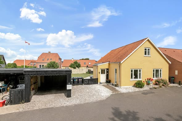 Mæglerhuset - Asger Larsen annoncerer prisnedsættelse på charmerende byhus i Løgstør