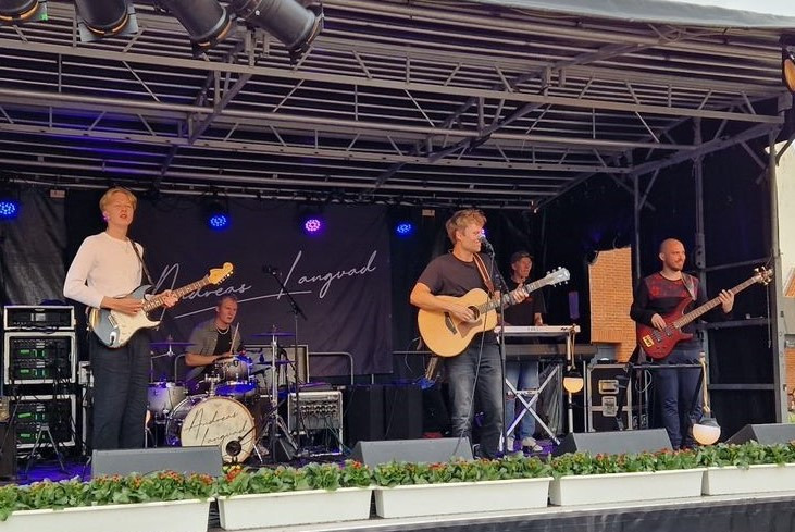 Andreas Langvad spiller live på Kirsebærfestivalen