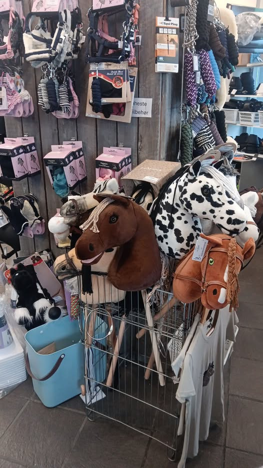 Tufra Dyrecenter tilbyder hurtig julegavelevering til hest og rytter