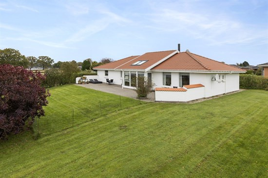 Rantzausvej 22 og 1 anden boliger er kommet til salg denne uge i Aabenraa - se boligerne her.