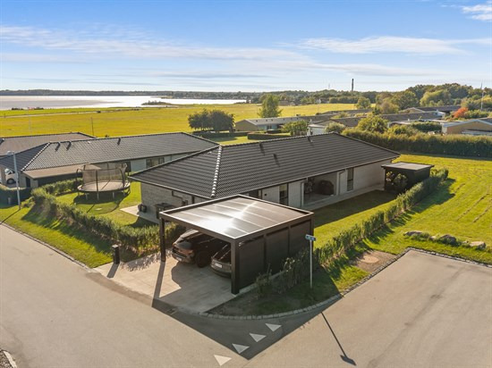 Top 6 over dyreste boliger til salg i Munkebo. Priser op til 5.495.000 kr