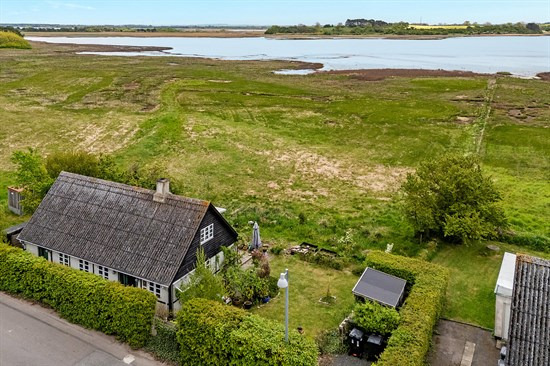 Strandvejen 1 og 1 anden boliger er kommet til salg denne uge i Gørlev - se boligerne her.