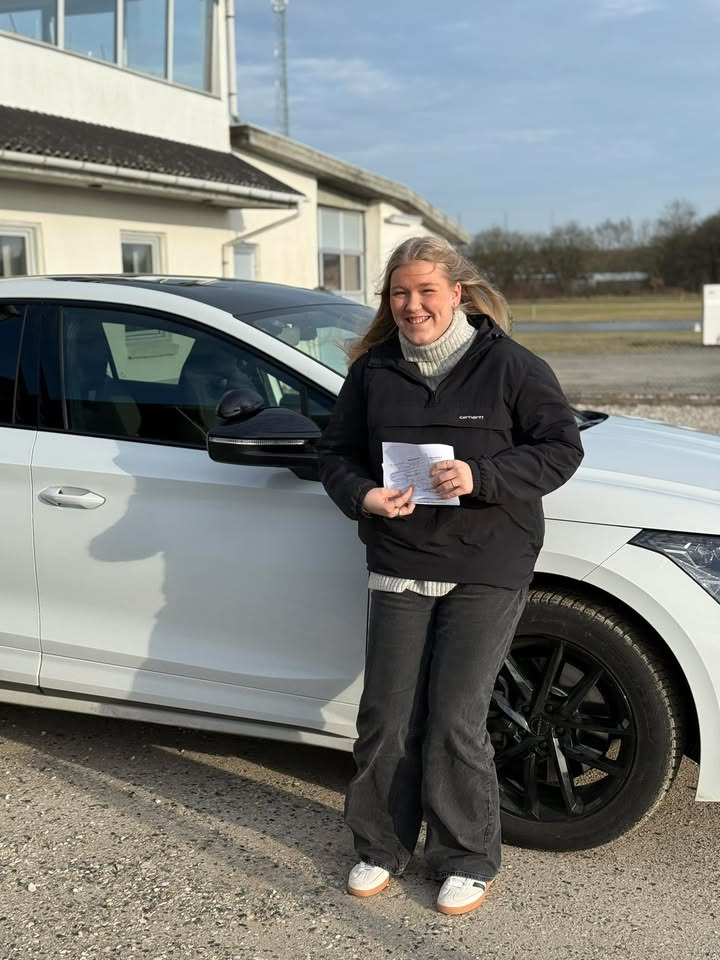 Frisdal Køreskole I/S fejrer Nannas imponerende bedrift