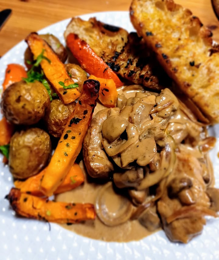 Njordkøkken tilbyder mørbrad ala creme med stegte kartofler til afhentning torsdag 6/11