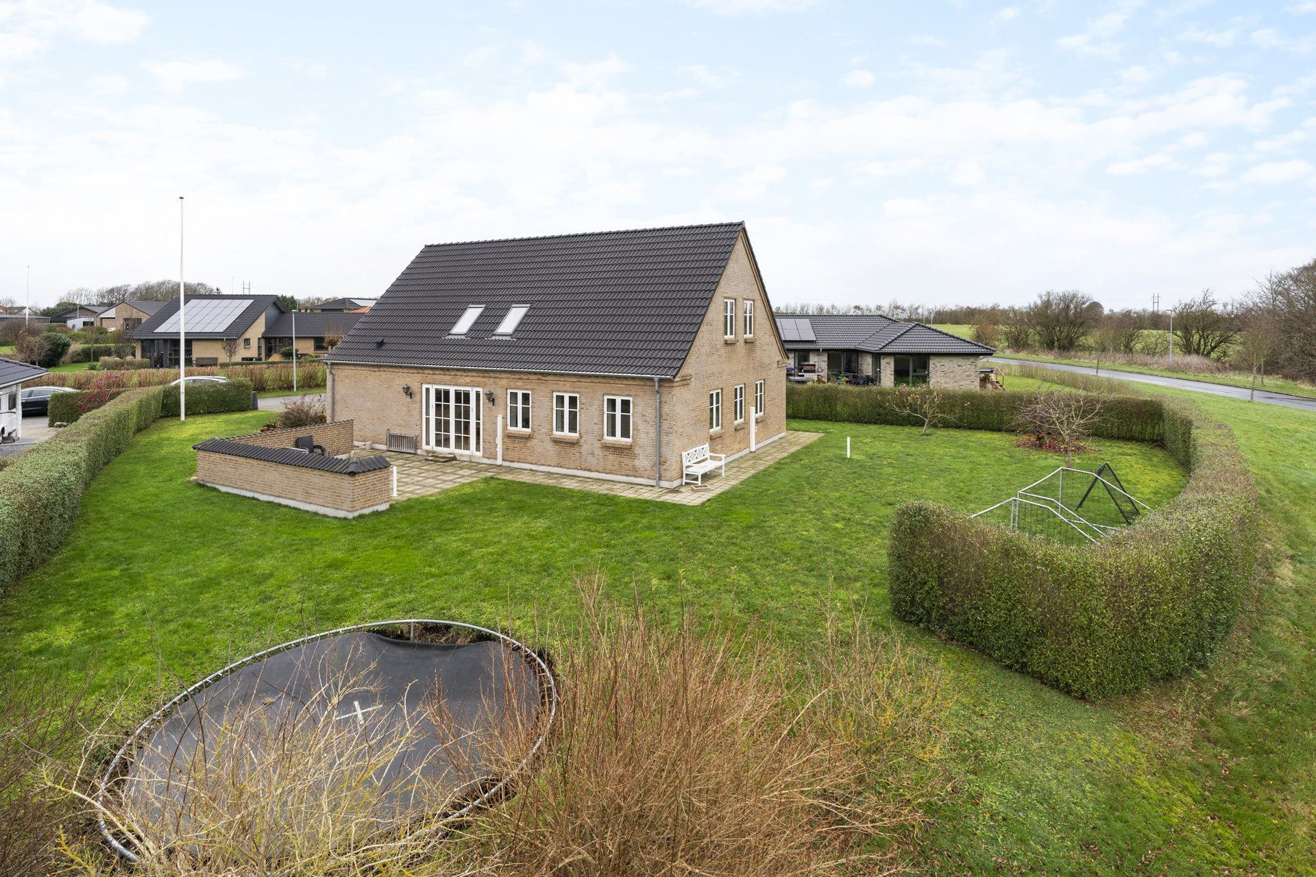 Luksusbolig netop kommet til salg i Rødkærsbro: Se hvad du skal smide for Rødkærsbros dyreste adresser her