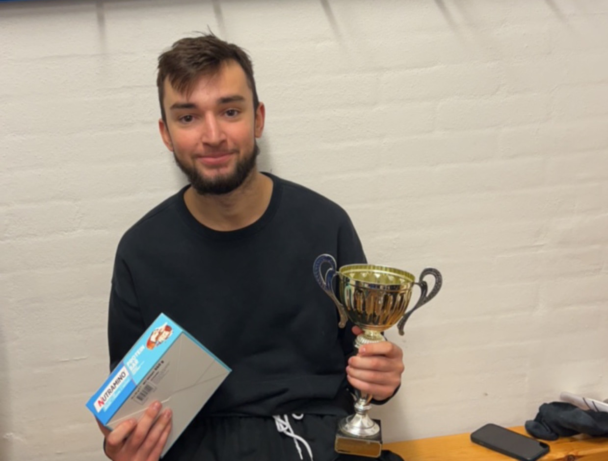 Sadin viste vejen da KFUM besejrede Tjørring med tenniscifre