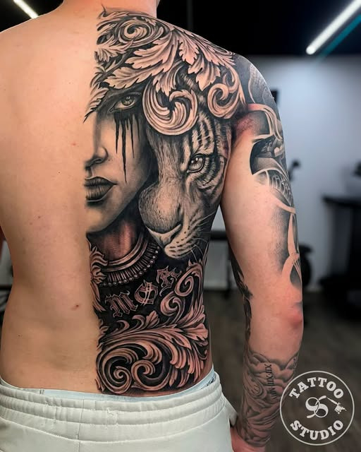 Tattoo Studio 96 Aarhus viser stort black & grey realisme-projekt af Kola