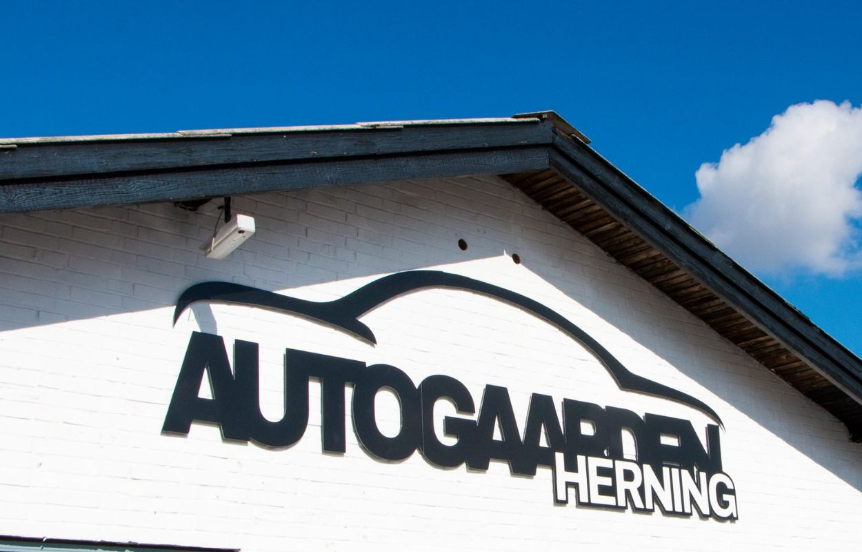 Stenslagsreparation hos Autogaarden Herning: Din bils redning