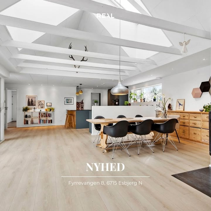 RealMæglerne Esbjerg og Bramming præsenterer nyrenoveret familiebolig på Fyrrevangen 8