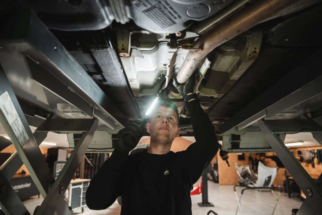 Autotekniker Kim Skytthe deler tips til at forlænge bilens levetid