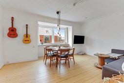Til salg hos Mæglerhuset Aalborg: Attraktiv 2-værelses lejlighed i Vestbyen