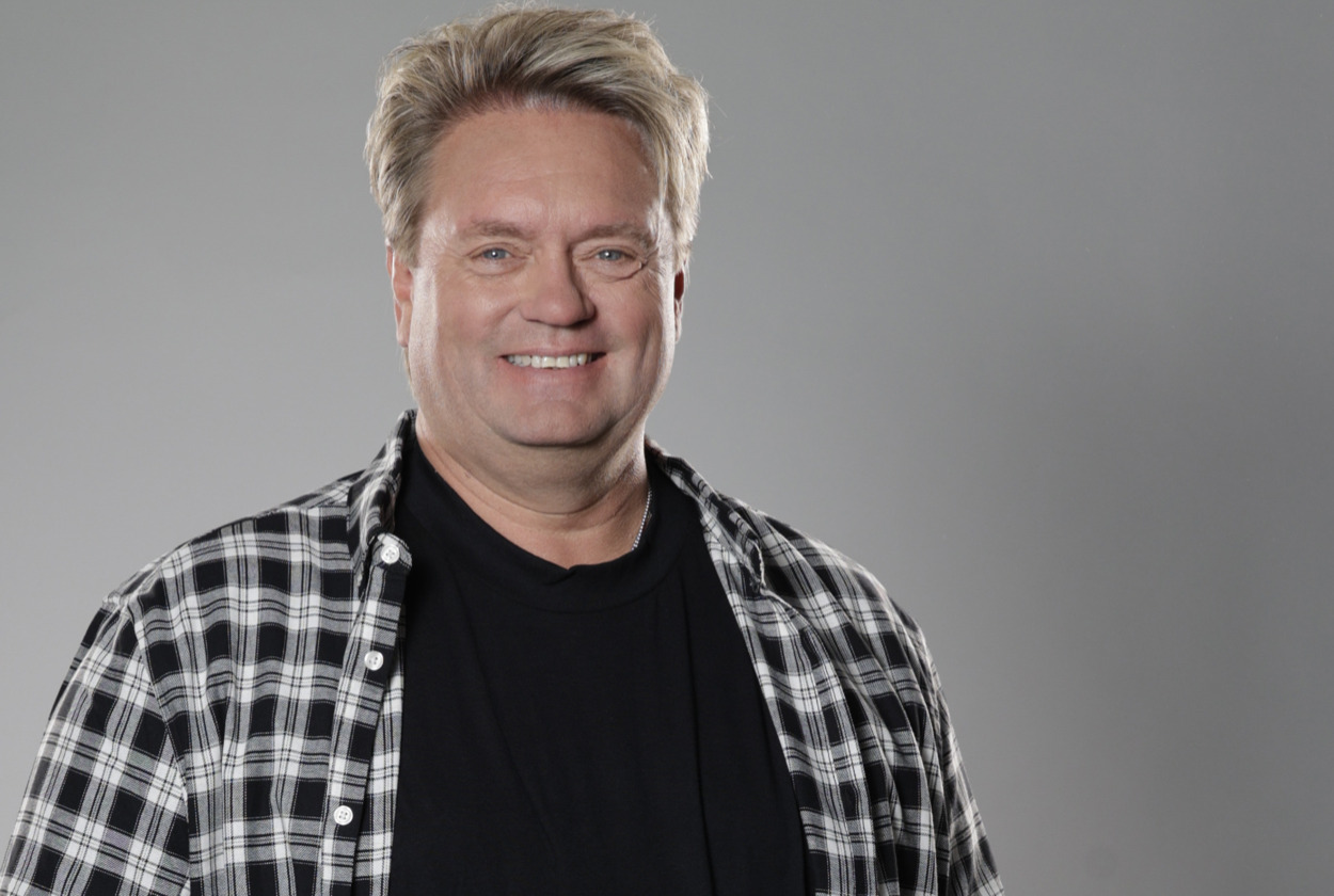 Johnny Hansen kommer og spiller i Den Runde Pavillon