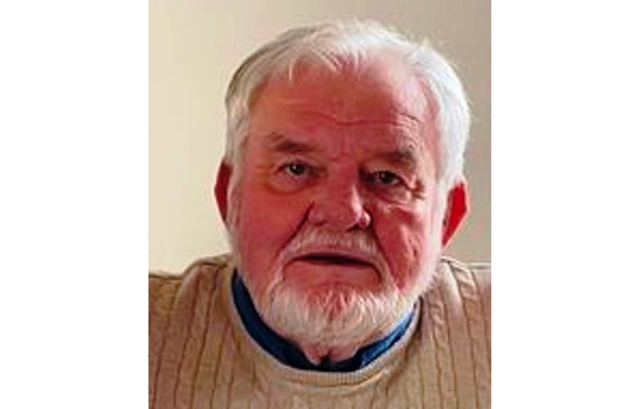 Den gamle overlærer åbner erindringsskuffen