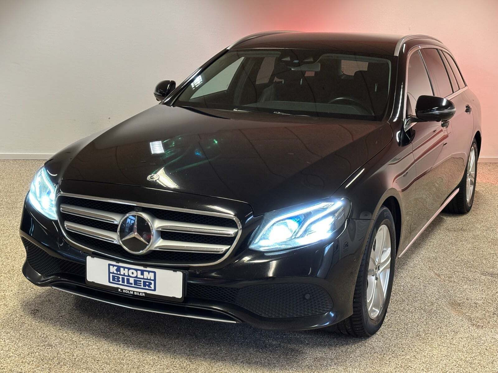 Biler netop sat til salg i Holsted