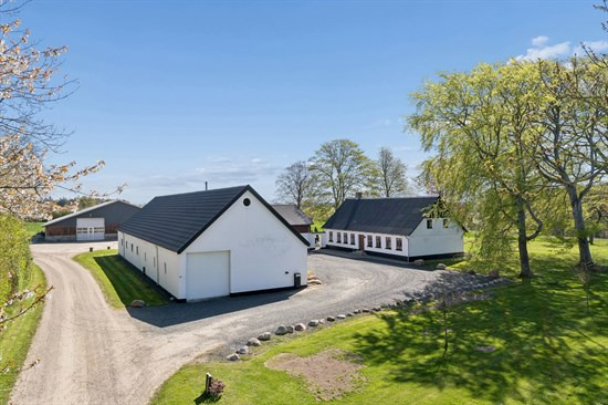 Luksusbolig netop kommet til salg i Tørring: Se hvad du skal smide for Tørrings dyreste adresser her