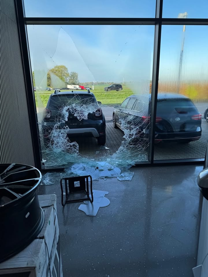 Sørby Autocenter efterlyser stjålet KTM 250 SXF fra showroom