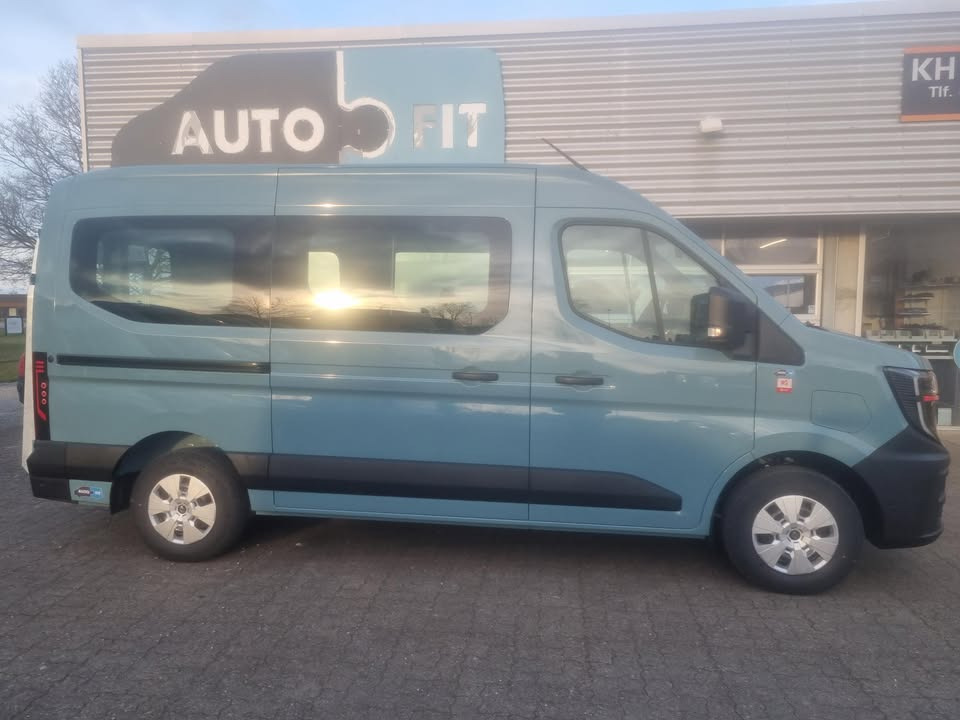 AutoFit A/S præsenterer Renault Master L2H2 E-Tech elbus med alsidige muligheder
