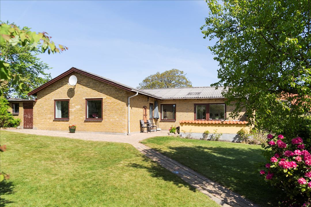 Til salg hos EDC Hurup Thy: Velholdt 1-plans villa med flot have