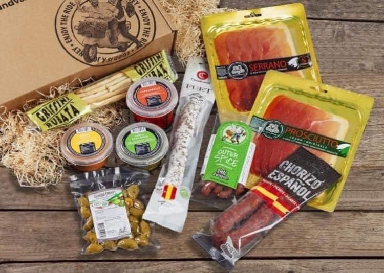 Tapaskasse-tilbud fra Min Købmand Ø. Bjerregrav: Fyld et tapasbord til kun 195 kr.