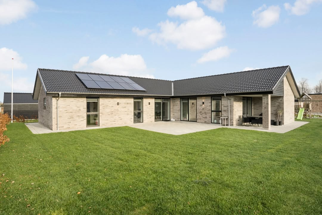 Nyt hus til salg: Lille Dalby Højen 15 præsenteres af EDC Mæglerne Hedensted