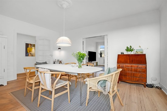 3-værelses lejlighed øverst i ejendommen – med kig til Koldinghus og fjorden