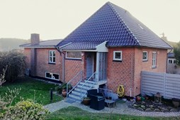 Luksusbolig netop kommet til salg i Brøndby: Se hvad du skal smide for Brøndbys dyreste adresser her