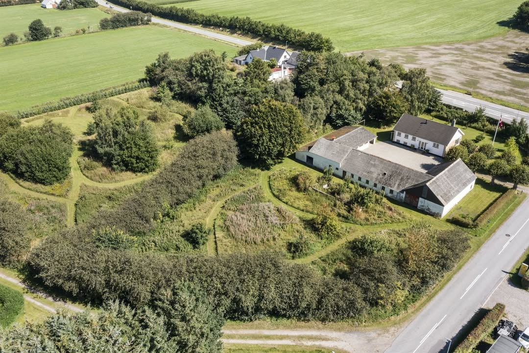 Home Støvring tilbyder prisnedsat ejendom på Lyngbyvej 16