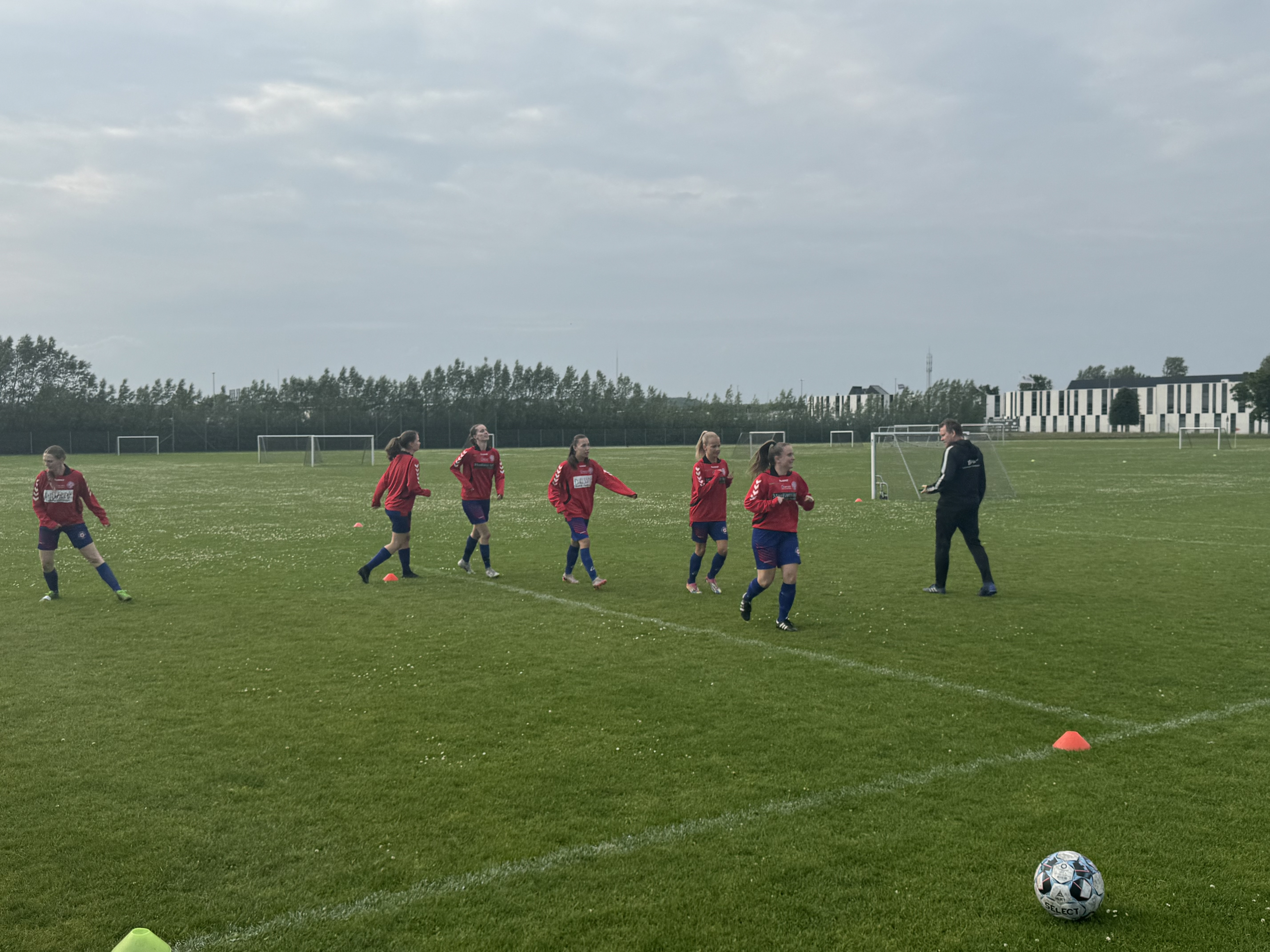 Gug B kæmper bravt mod Vorup FB Kvinder men falder i straffesparkskonkurrence