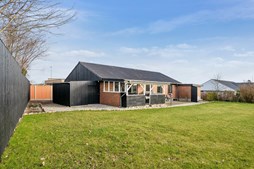 Til salg hos CD Bolig - Lene Bang & Søren Bregnhøj: Indflytningsklar og moderniseret 70'er villa