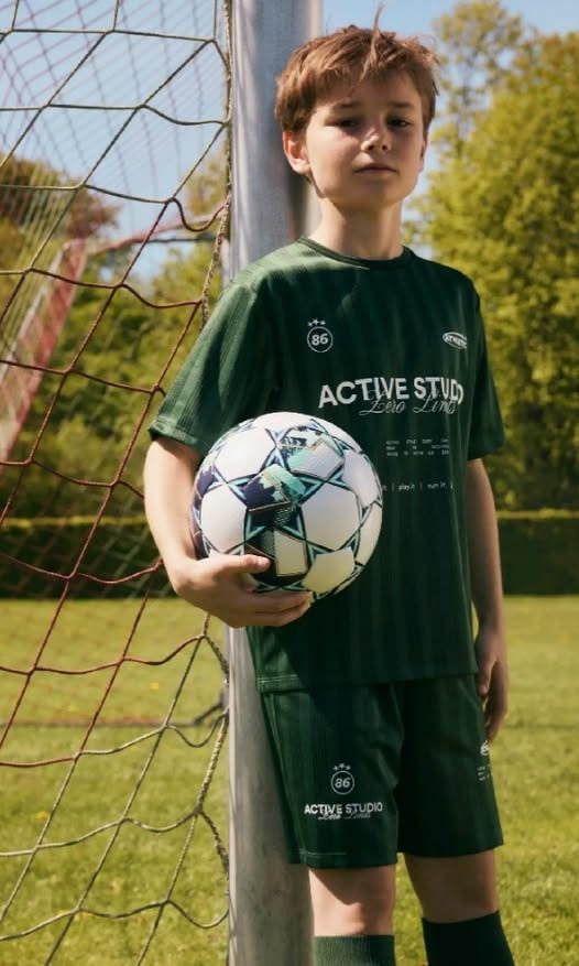 Børneshoppen Brønderslev har fået nye sportssæt hjem i str. 116-152