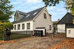 Maglehøjvej 31 og 2 andre boliger er kommet til salg denne uge i Hårlev - se boligerne her.