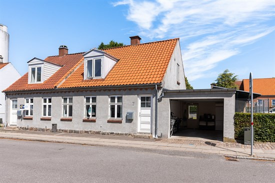Monradsgade 7 og 2 andre boliger er kommet til salg denne uge i Nykøbing F - se boligerne her.