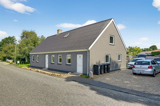 Skolevej 16 og 1 anden boliger er kommet til salg denne uge i Mørkøv - se boligerne her.