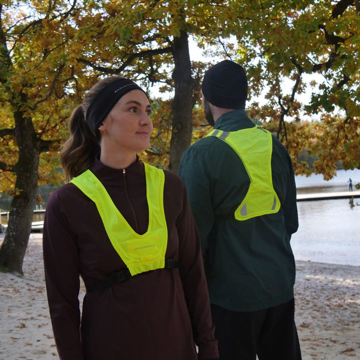 Sportigan Viborg ApS hjælper dig med at holde varmen og være synlig i vintermørket